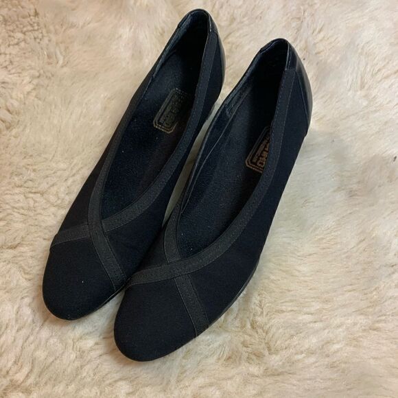 Munro Black Chunky Heels size 9.5 Narrow - Picture 2 of 8